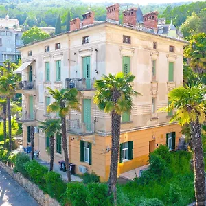 With Patio 50m From The And Lungomare Apartment
