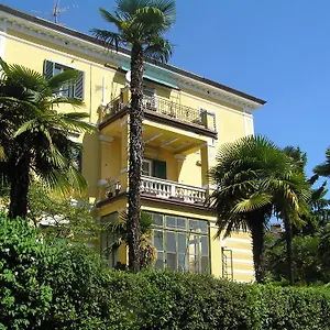 Mir Apartment